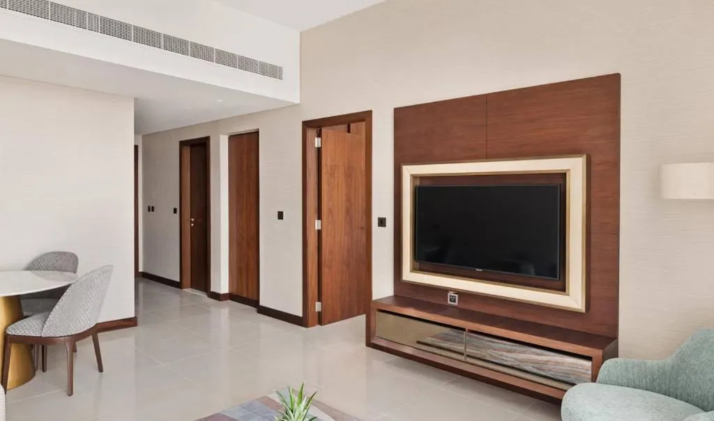 SUITE POOL VIEW ONE BEDROOM Room, Holiday Inn Dubai Al Maktoum, Dubai
