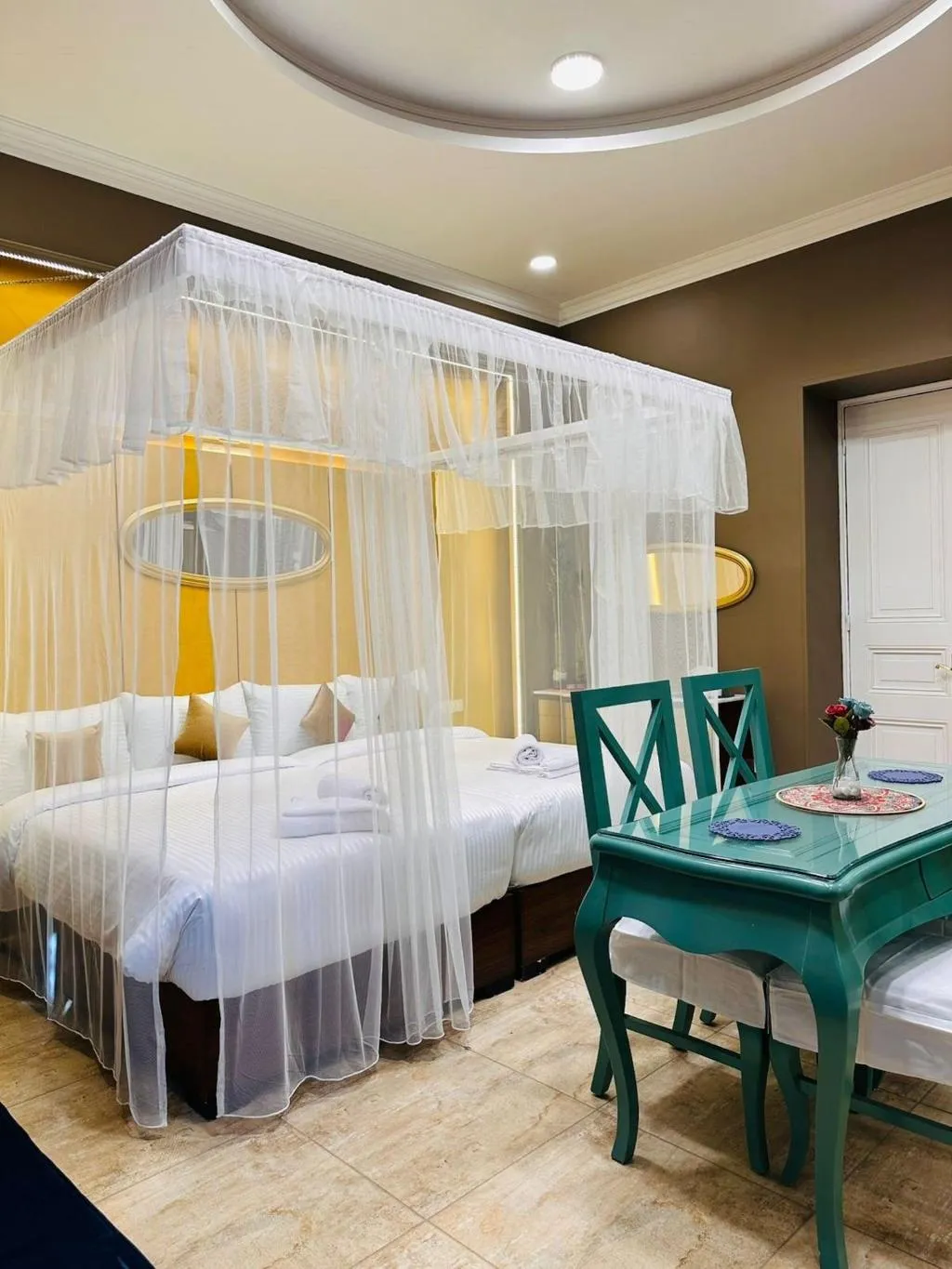 Room, Ga Plus, Cairo