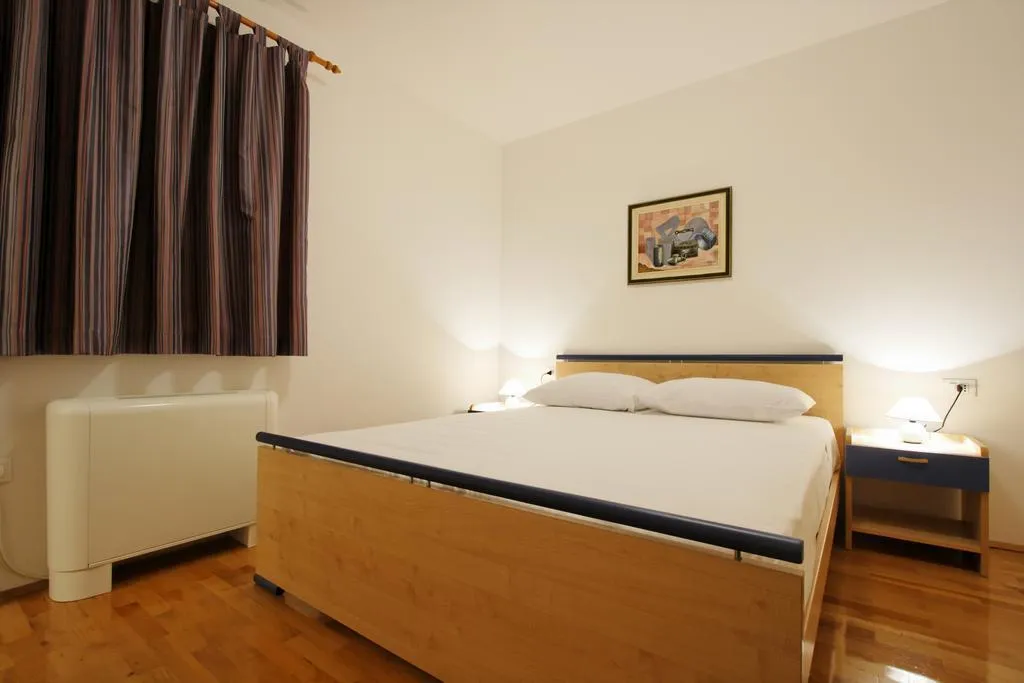 APARTMENT TWO BEDROOMS Room, Pharia Aparthotel, Split