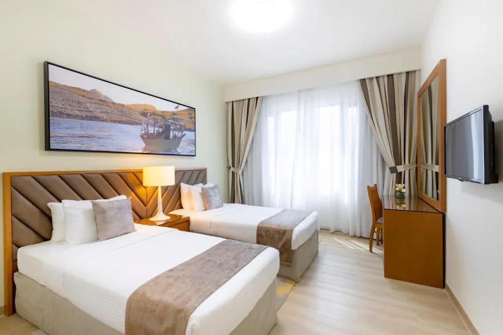 SUITE GRAND Room, Golden Sands 10, Dubai