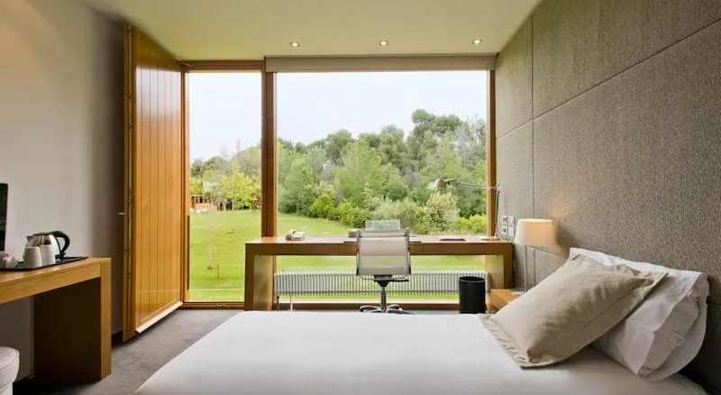 DOUBLE STANDARD Room, La Mola & Conference Center, Barcelona