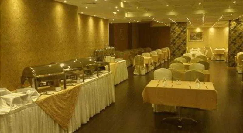 Restaurant, Vendome Palace Ex Delmon Palace, Dubai