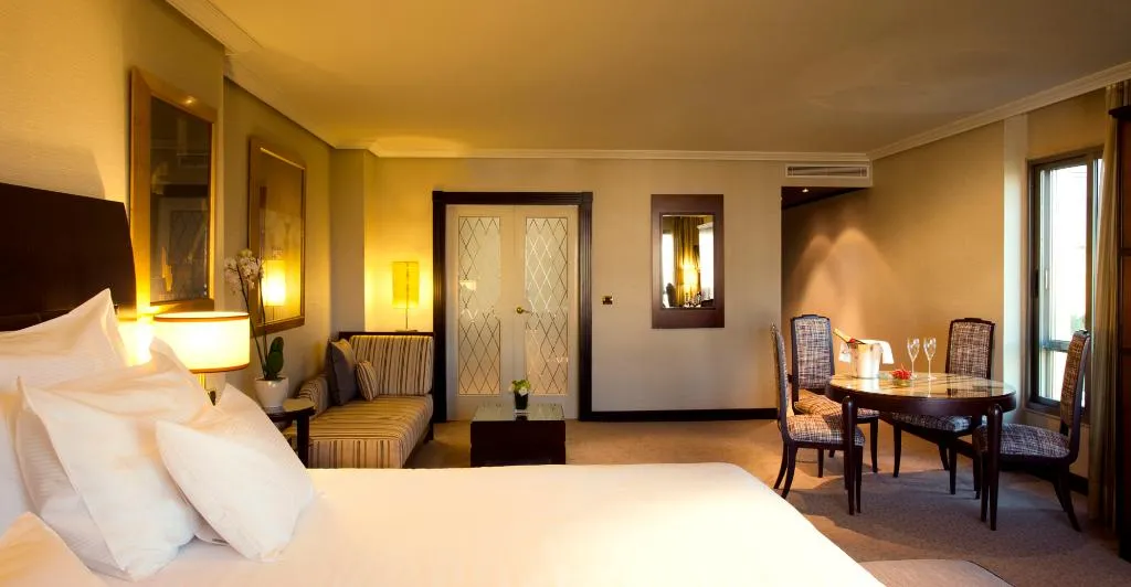 JUNIOR SUITE STANDARD Room, Hyatt Regency Hesperia Madrid, Madrid