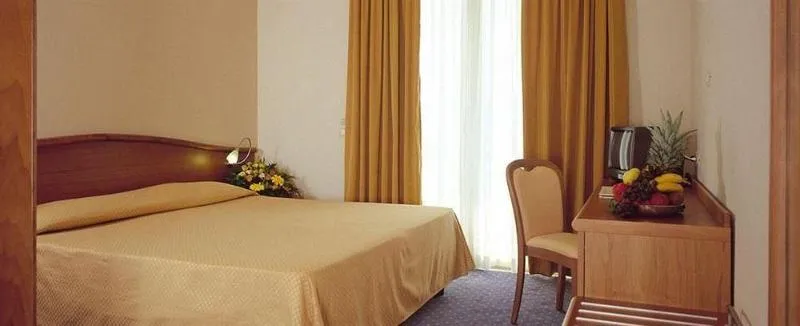 General view, Hotel Du Parc Sirmione, Milan