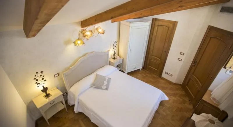 Double or Twin DELUXE Room, Lubra Casa Relax, Naples