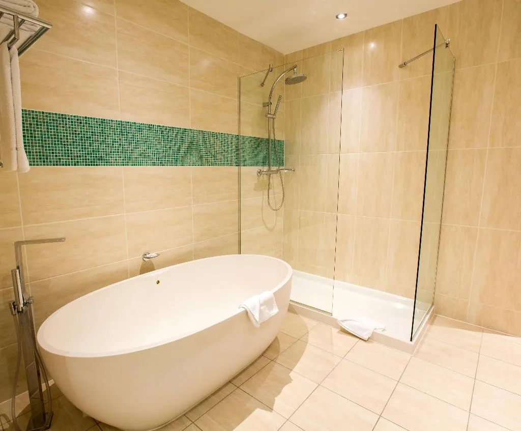 JUNIOR SUITE KING SIZE BED Room, Crowne Plaza Dublin Blanchardstown, Dublin