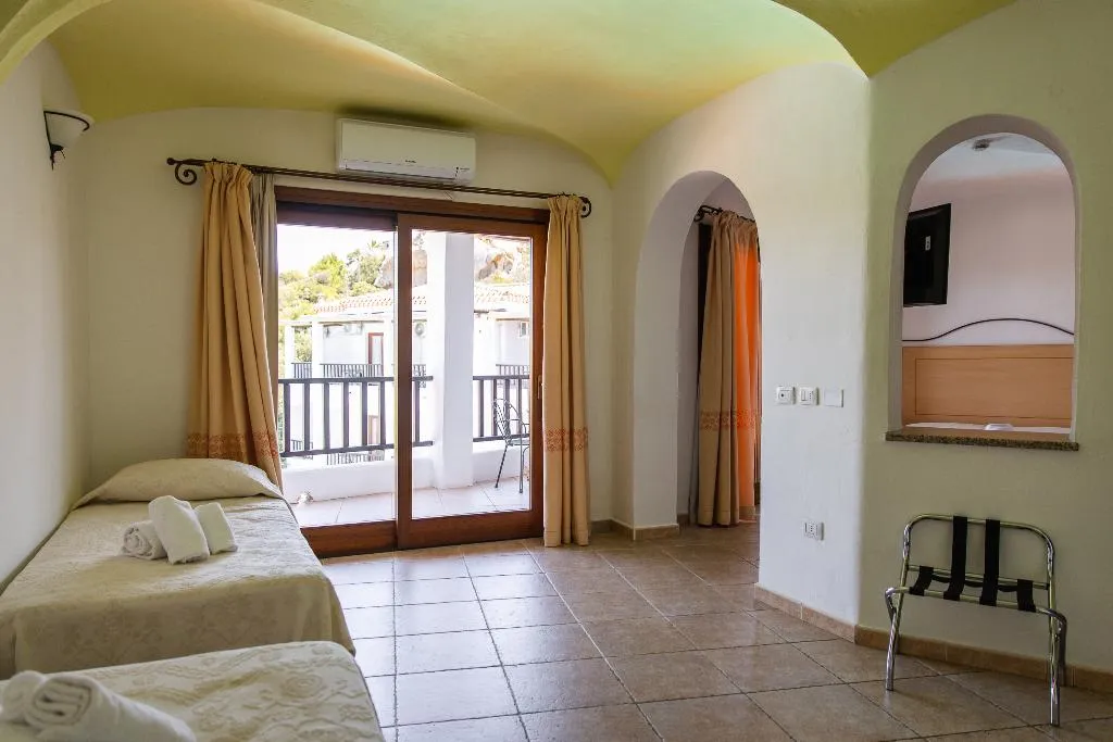 QUADRUPLE GRAND DELUXE Room, Hotel Pedra Santa, Olbia