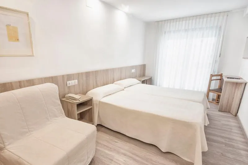 TRIPLE STANDARD Room, Montemar, Costa Blanca