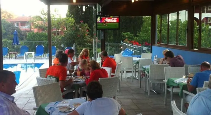 Restaurant, Irene Apartments and Studios, Agios Gordios, Corfu