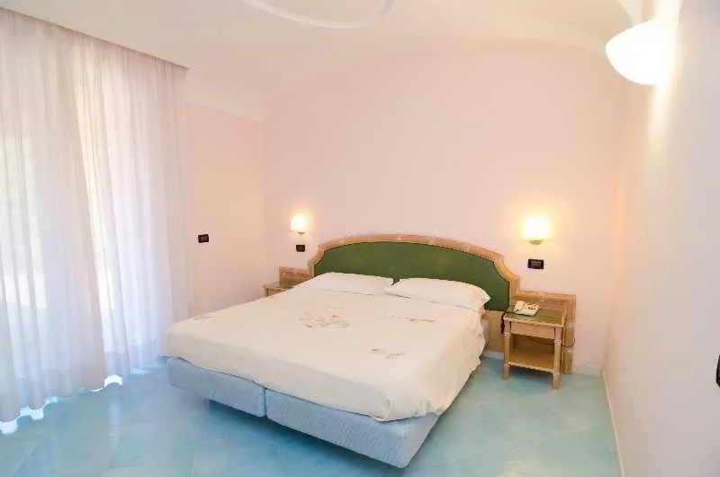 Room, Felix Terme, Naples