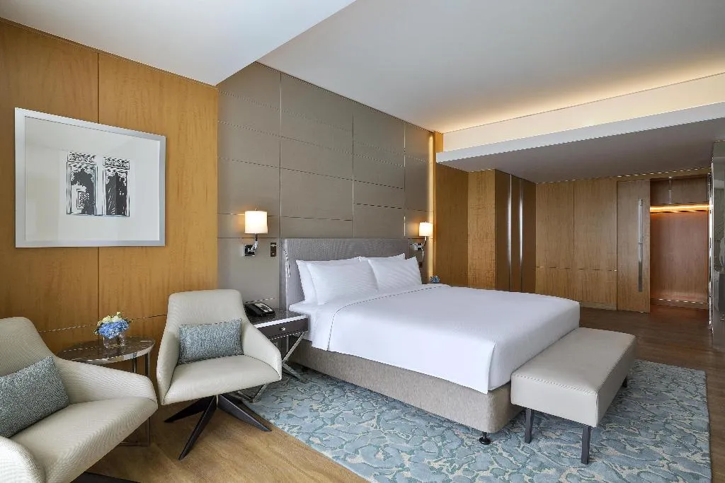 SUITE EXECUTIVE SEA VIEW Room, Hilton Dubai Palm Jumeirah, Dubai