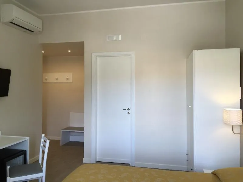 QUADRUPLE STANDARD Room, Hotel Costazzurra Museum & Spa, Catania