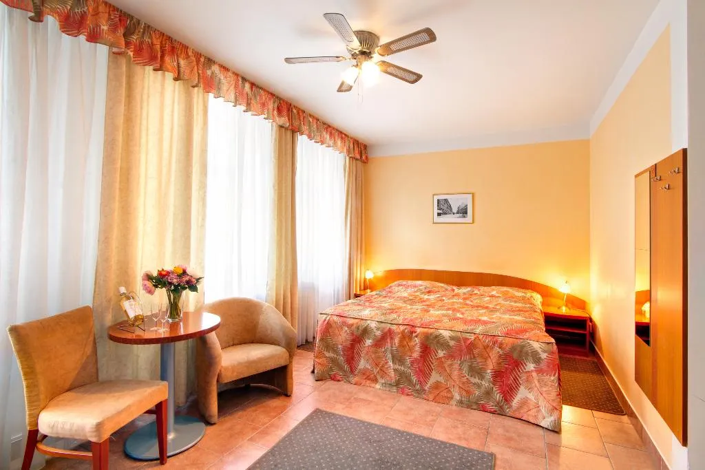 QUADRUPLE STANDARD Room, Seifert, Prague