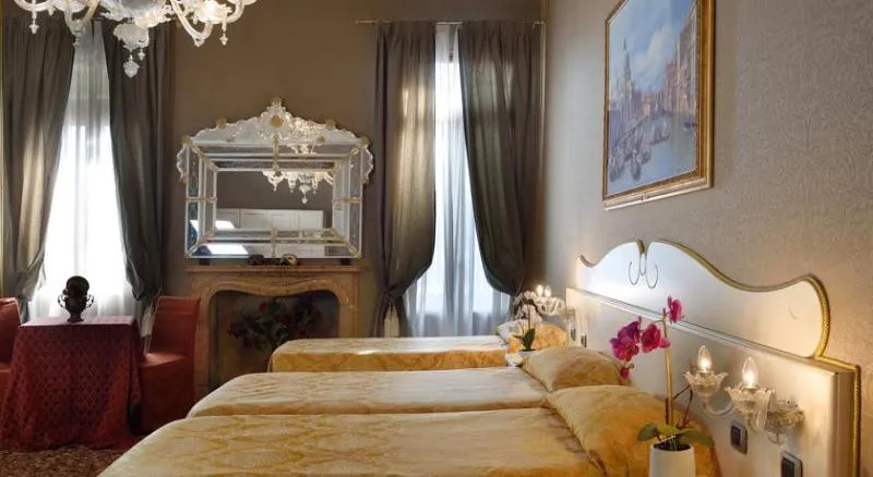 JUNIOR SUITE STANDARD Room, Corte dei Greci, Venice