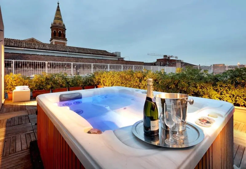 Pool, Mercure Roma Centro St. John, Naples