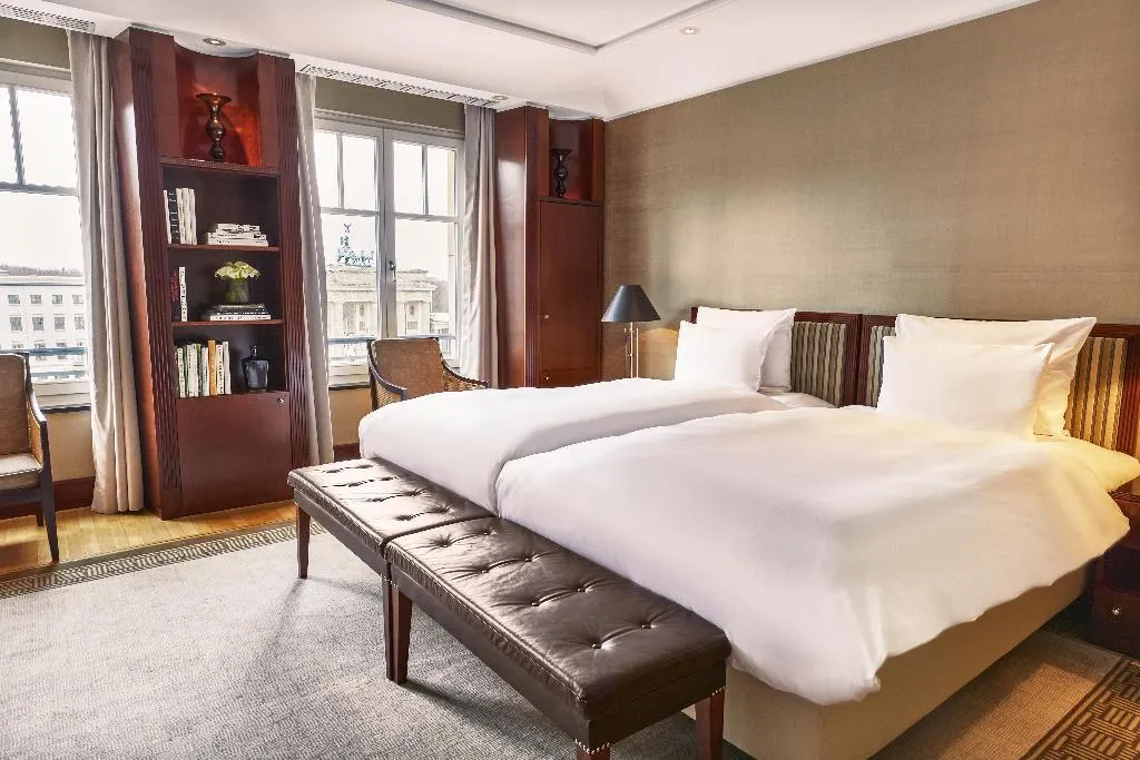 SUITE DELUXE Room, Adlon Kempinski Berlin, Berlin