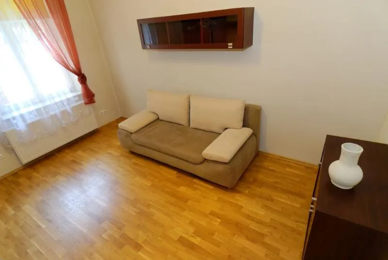 APARTMENT CAPACITY 6 THREE BEDROOM Room, P&J Tourist Apartments, Krakow