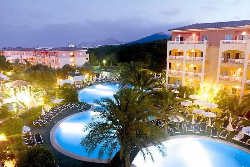 Pool, Green Garden, Majorca