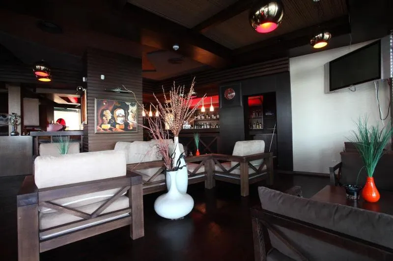 Bar, Grand Victoria, Bourgas