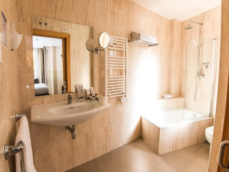DOUBLE STANDARD Room, Hotel Suites Feria de Madrid, Madrid