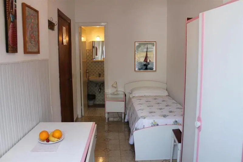 Room, Villa Luna di Miele, Naples