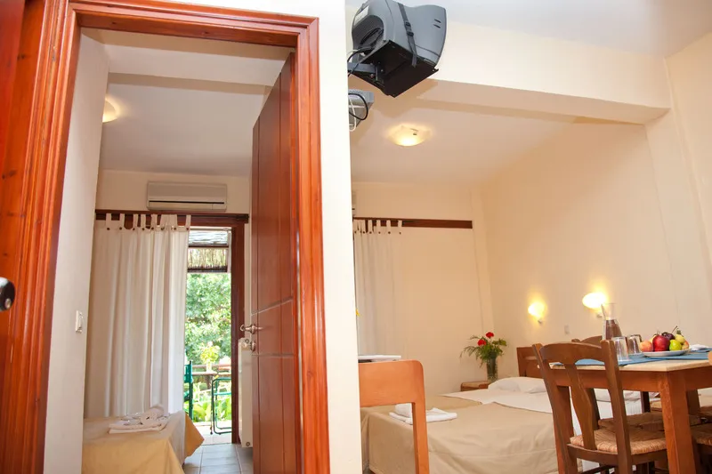 APARTMENT GARDEN VIEW Room, Villa Ganios, Kalamata