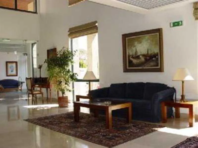 Lobby, Escola, Madeira