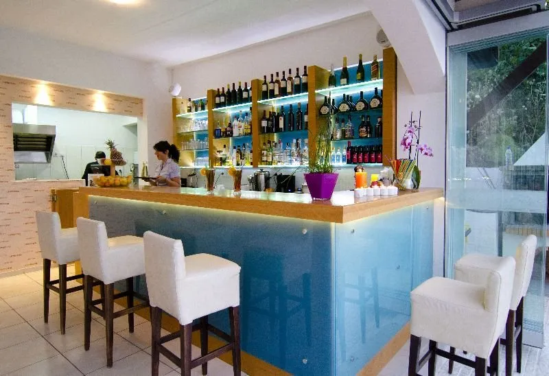 Bar, Frida, Crete