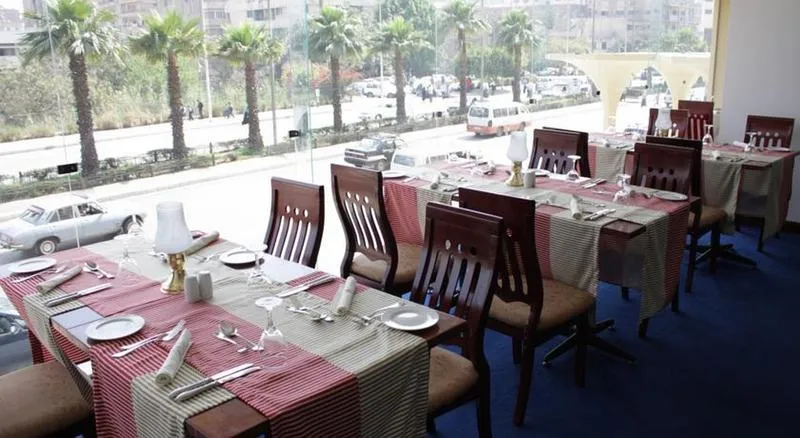 Restaurant, Aracan Pyramids, Cairo