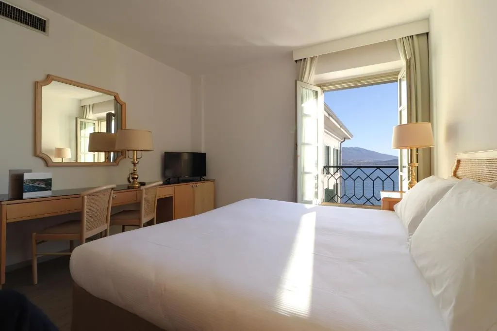 DOUBLE SINGLE USE SUPERIOR LAKE VIEW Room, Hotel Villa Carlotta, Milan