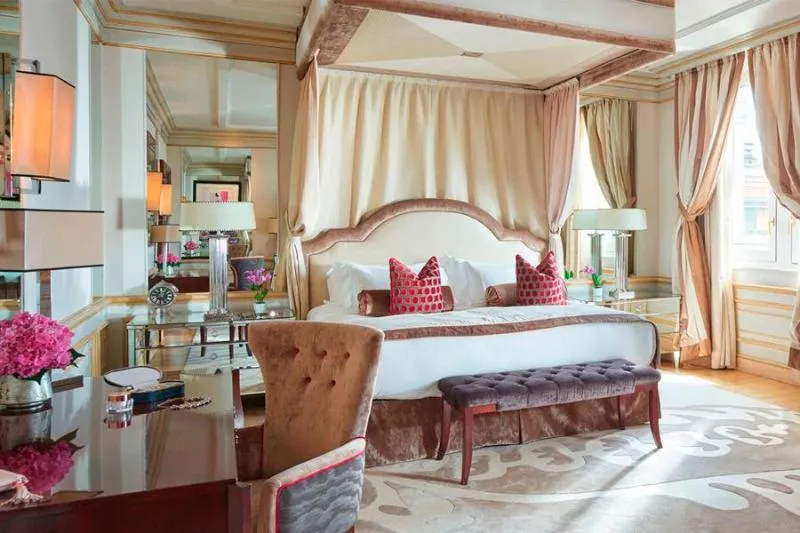 Room, Principe di Savoia, Milan