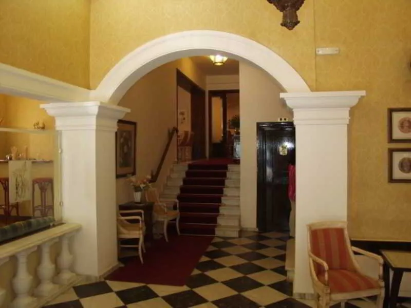 Lobby, Cavalieri, Corfu