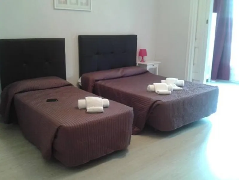 QUADRUPLE STANDARD Room, Hostal Balmes Centro, Barcelona