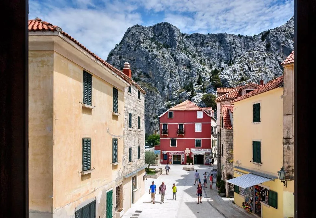 General view, Inn By The River, Split