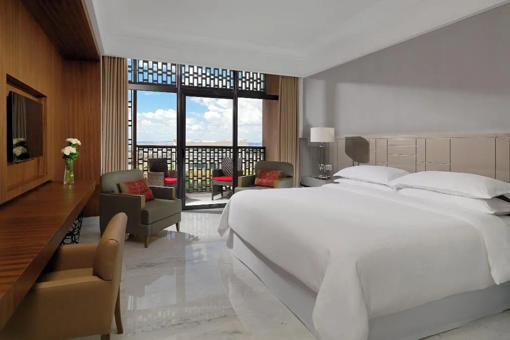 DOUBLE DELUXE KING BED Room, Sheraton Tunis, Tunisia