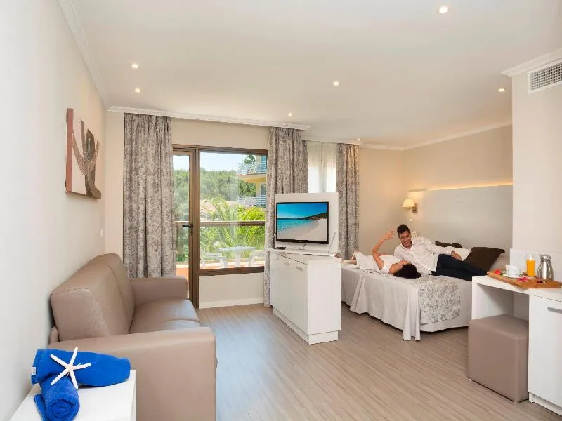 Room, Ona Palmira Paguera, Majorca
