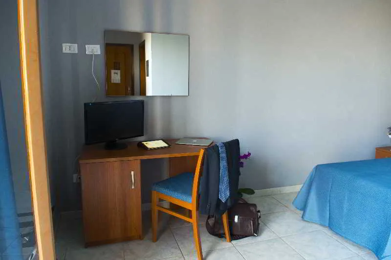 Room, Dei Pini, Catania