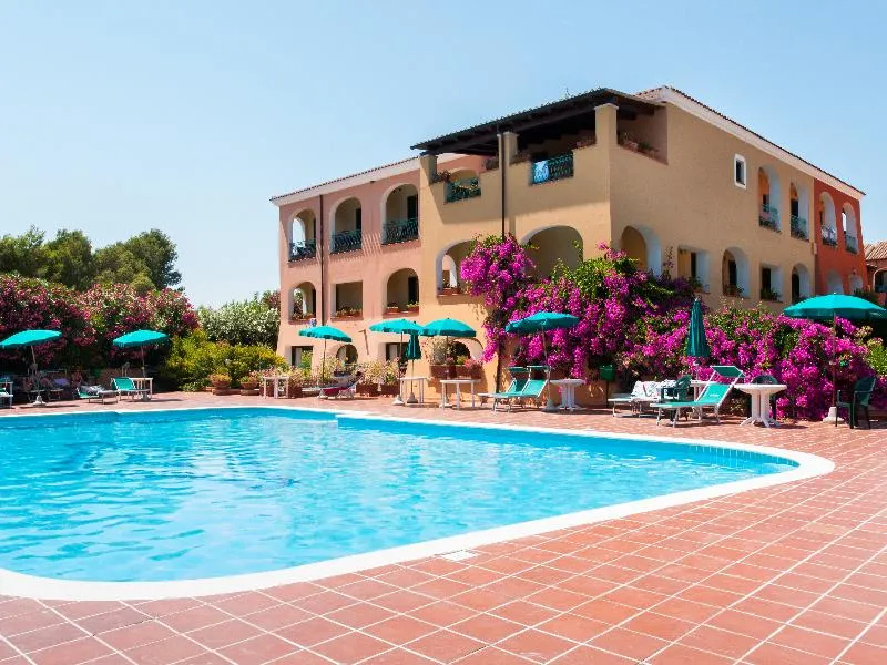 Pool, Nicolaus Club Torre Moresca, Cagliari