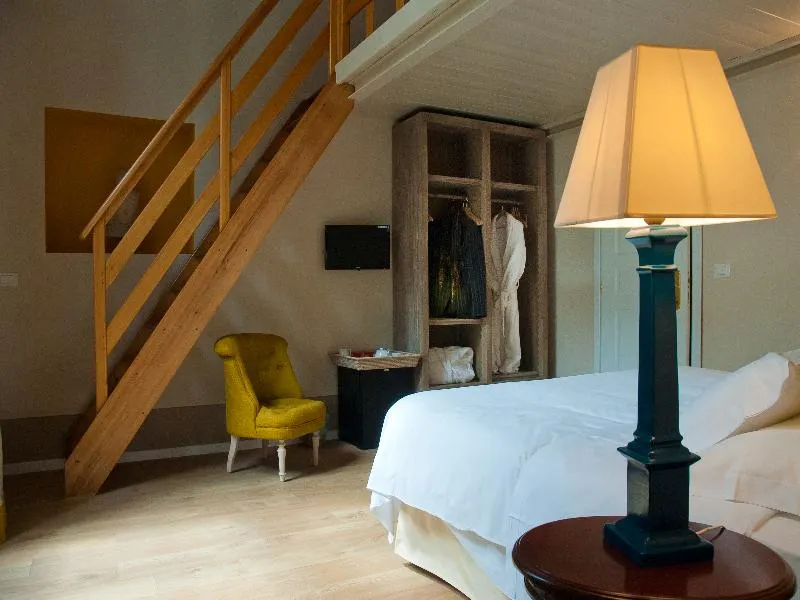 QUADRUPLE CITY VIEW Room, Black 5 Florence Suite, Florence