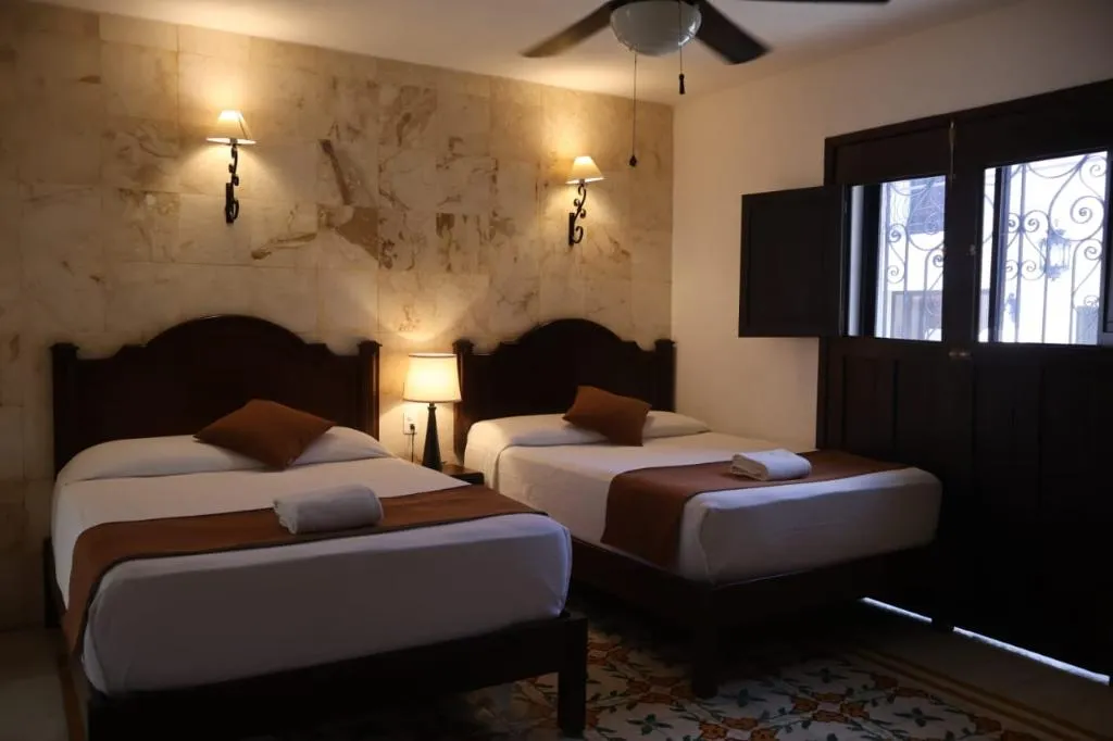 FAMILY ROOM THREE BEDS Room, La Aurora Hotel Colonial, Cancun Area