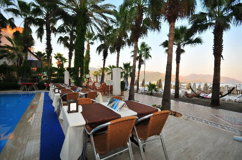 Terrace, Palm Beach, Dalaman