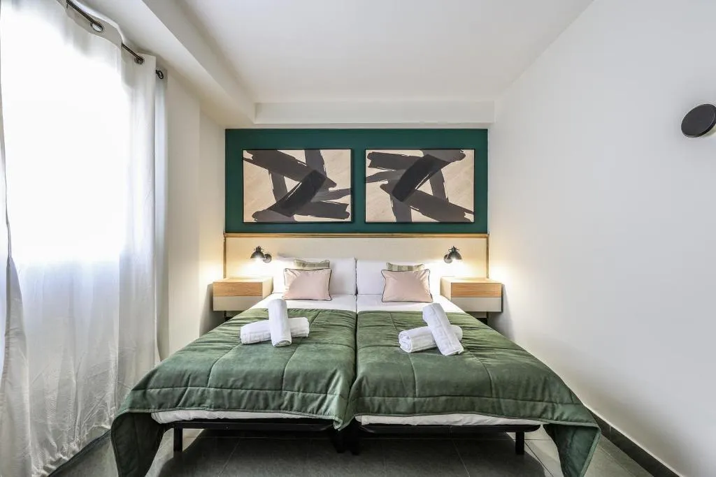 General view, Lusso Velilla, Madrid