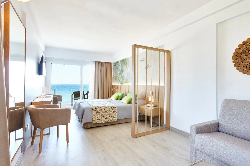 JUNIOR SUITE SEA VIEW Room, Universal Hotel Castell Royal, Majorca