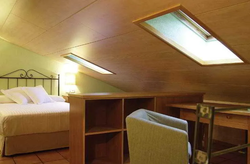 Room, Hap-Dreams, Costa Brava
