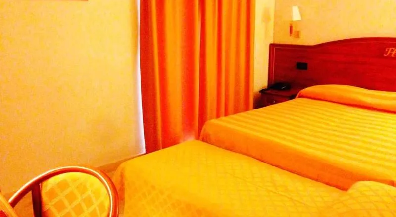 TRIPLE CLASSIC Room, Fashion Hotel, Rome