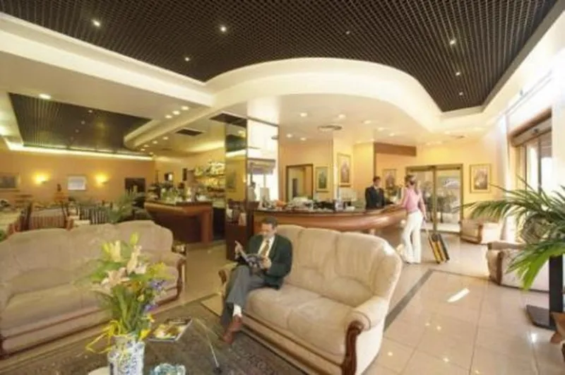 Lobby, Valganna, Milan