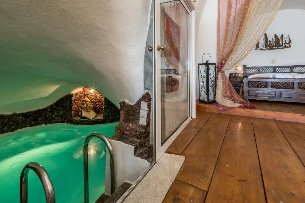 SUITE HONEYMOON Room, Fanari Villas, Santorini
