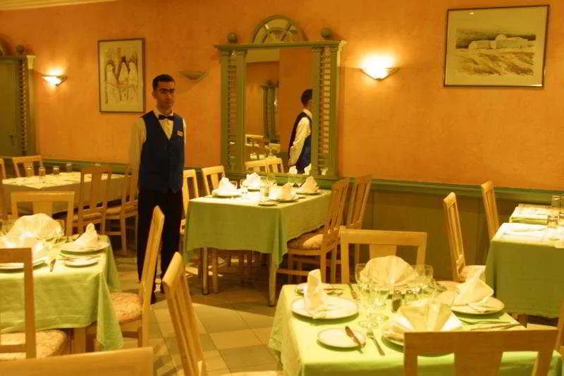 Restaurant, Yadis Ibn Khaldoun, Tunisia