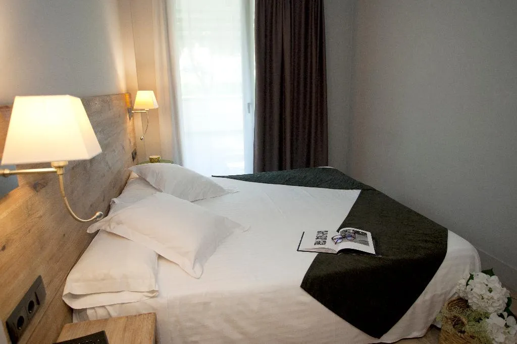 APARTMENT TWO BEDROOMS Room, Arrels d' Emporda Aparthotel, Costa Brava