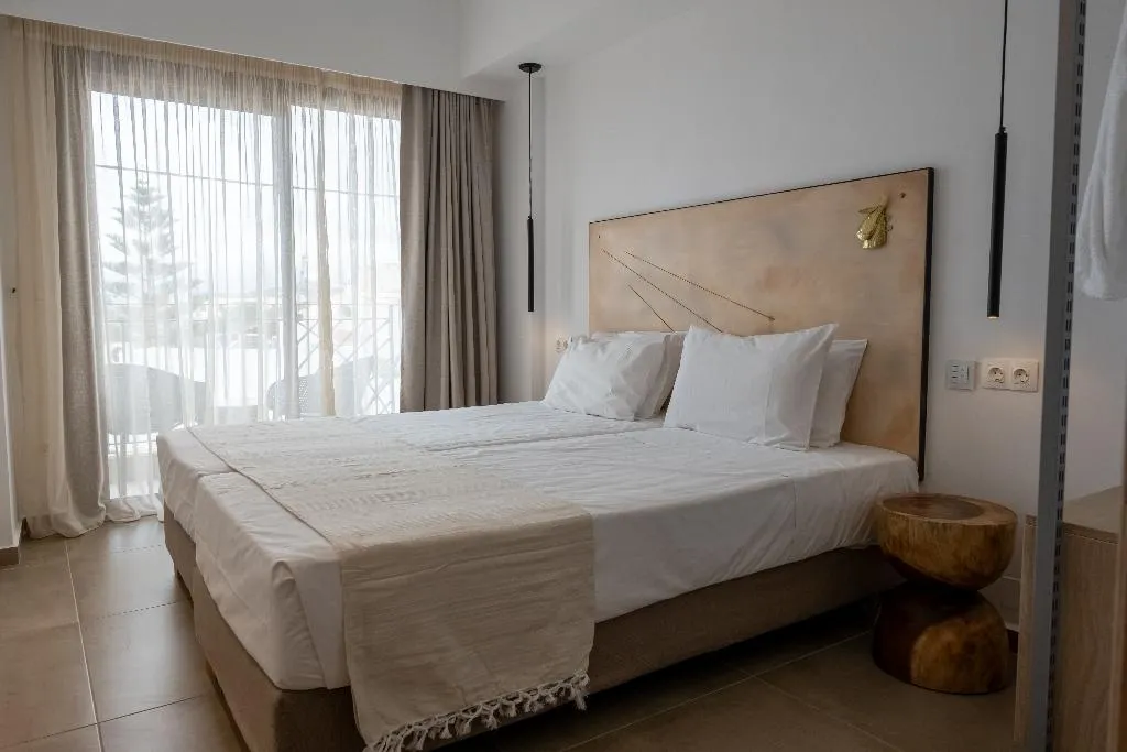 APARTMENT THREE BEDROOMS WITH PRIVATE POOL Room, Mika Villas & Suites, Crete